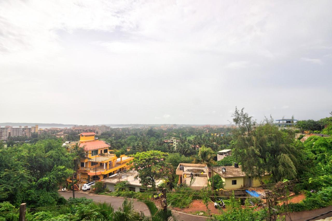 Ocean Suite Goa Dona Paula Esterno foto