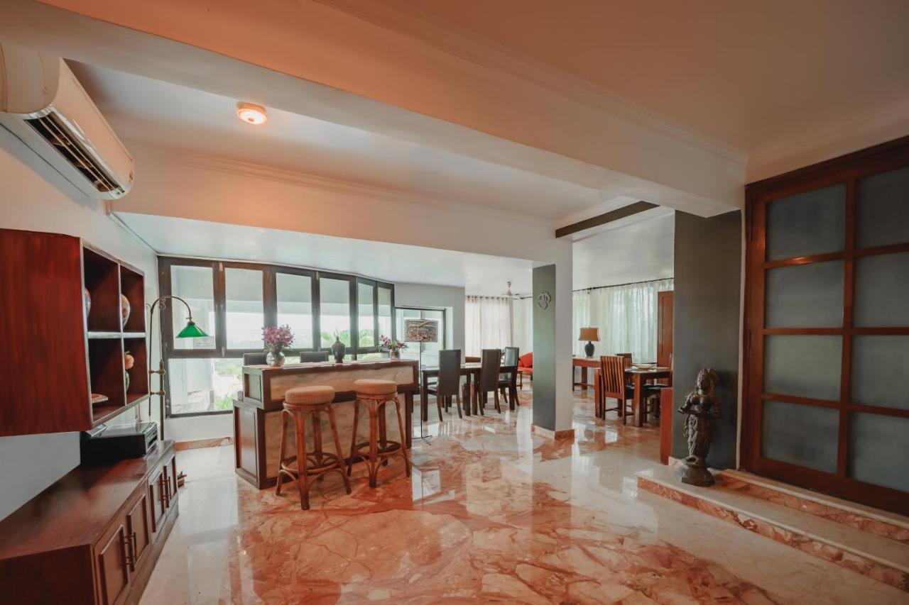 Ocean Suite Goa Dona Paula Esterno foto