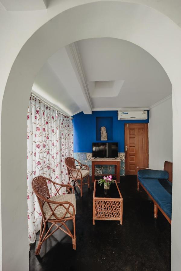 Ocean Suite Goa Dona Paula Esterno foto