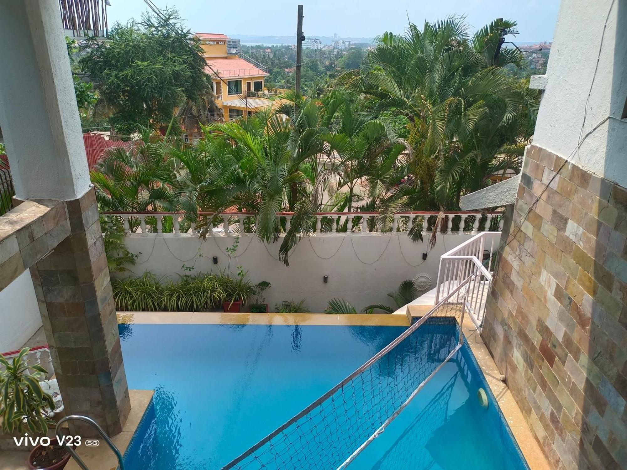 Ocean Suite Goa Dona Paula Esterno foto